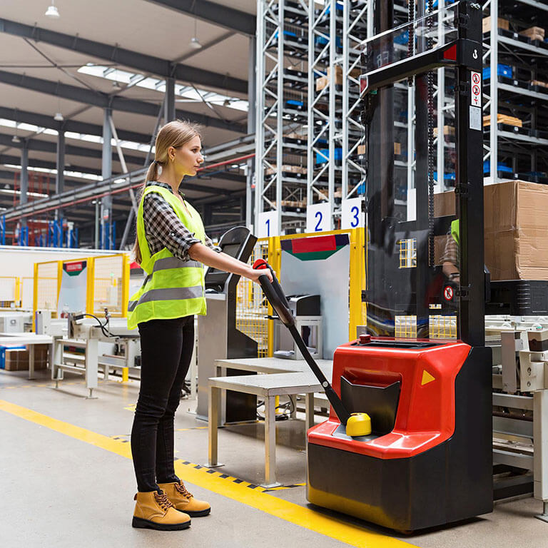 Warehouse fulfillment floor